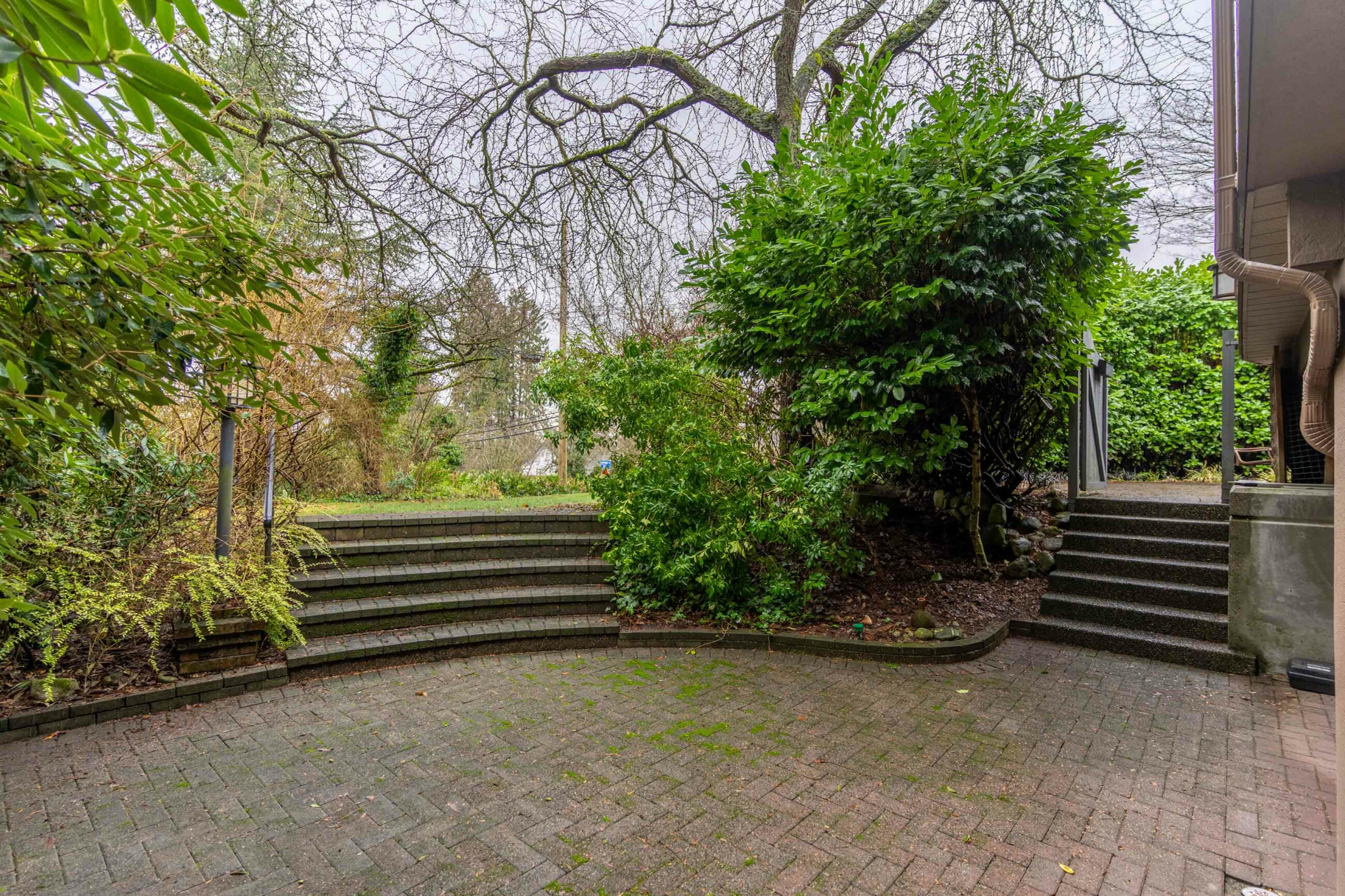 1420 25th Street, West Vancouver - MEDITERRANEAN STYLE DUNDARAVE FAMILY HOME!